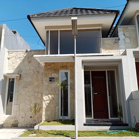 Villa Oth Pesona 38 Batu  Exteriör bild